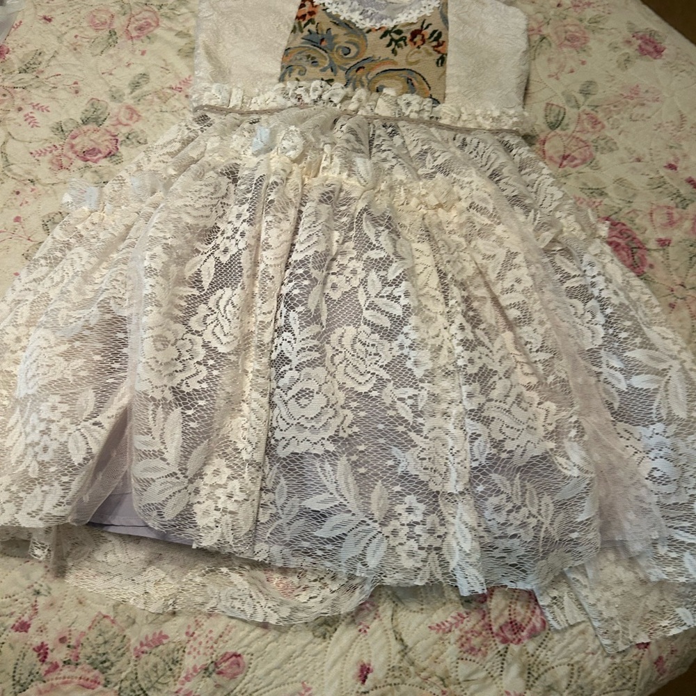 Joyfolie Ivory Lace Floral Bodice Formal Dress